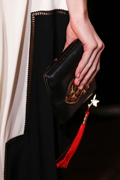 Look 32